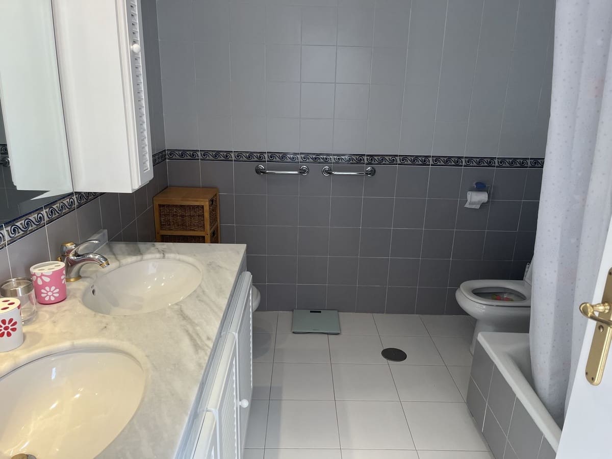 3 bedroom Apartment for sale in Mijas Costa with pool garage - € 475,000 (Ref: 9974141)