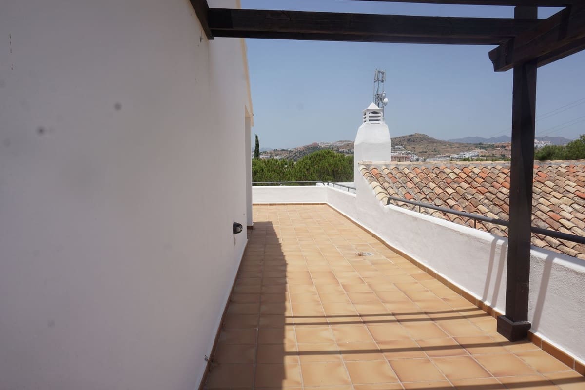 3 bedroom Apartment for sale in Mijas Costa with pool garage - € 475,000 (Ref: 9974141)