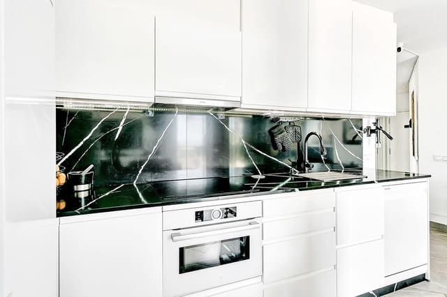 1 slaapkamer Appartement te koop in Fuengirola met zwembad - € 499.000 (Ref: 9974143)
