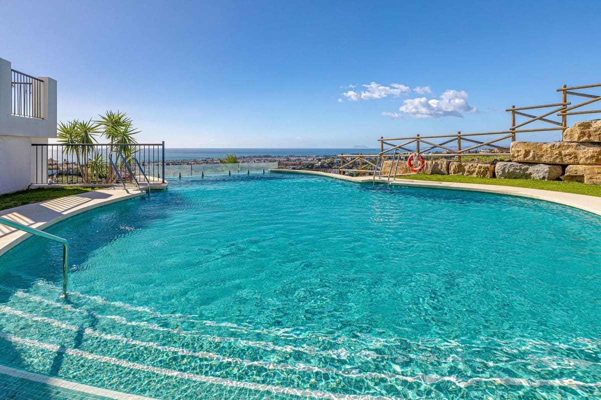 3 Zimmer Apartment zu verkaufen in Benahavis mit Pool - 499.000 € (Ref: 9974145)