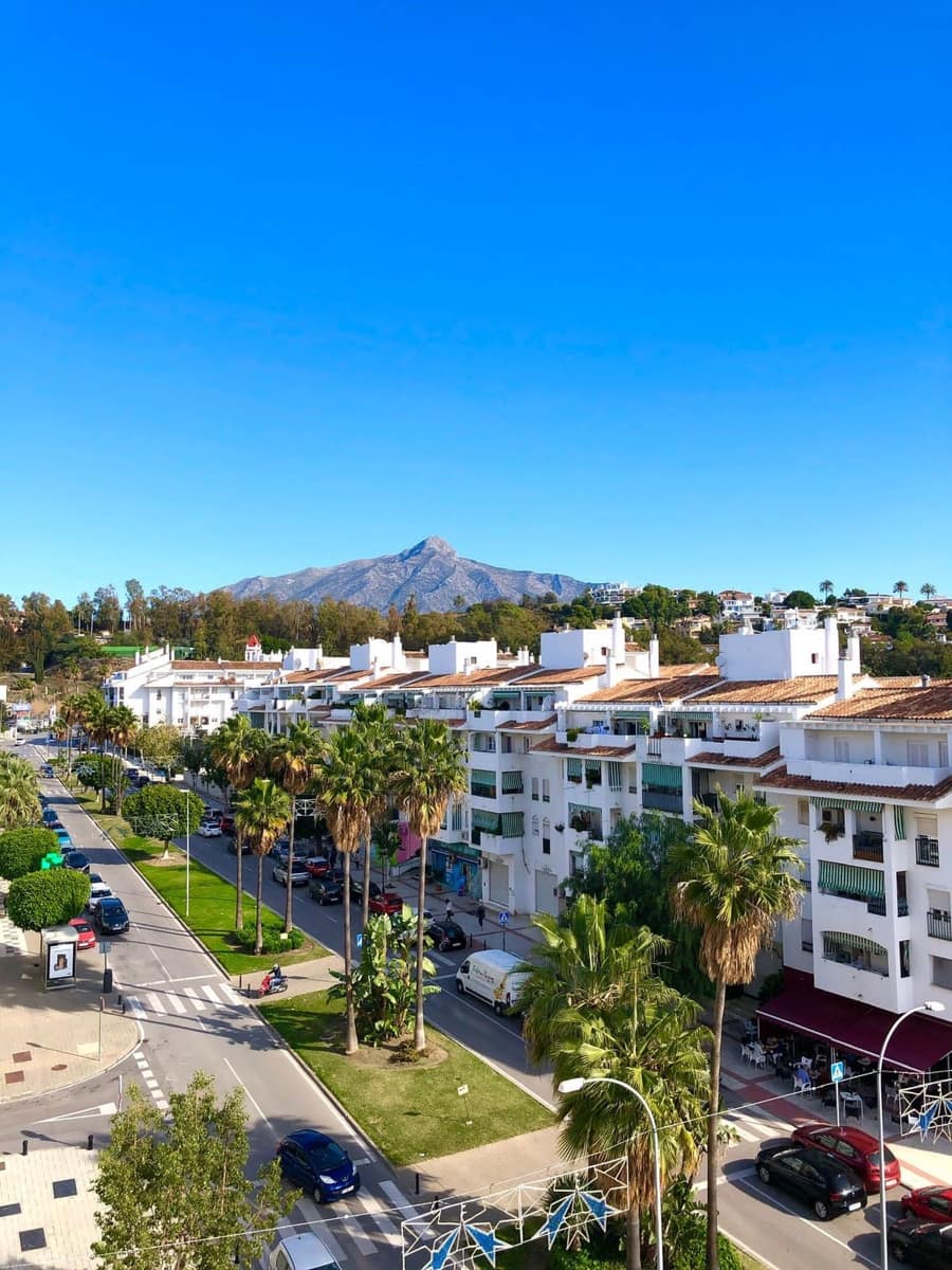 3 soverom Leilighet til salgs i Nueva Andalucia med svømmebasseng garasje - € 529 000 (Ref: 9974148)