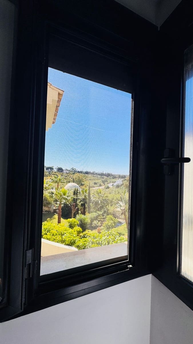 Apartamento de 2 habitaciones en New Golden Mile en venta con piscina garaje - 510.000 € (Ref: 9974149)