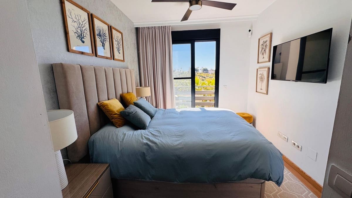 Apartamento de 2 habitaciones en New Golden Mile en venta con piscina garaje - 510.000 € (Ref: 9974149)