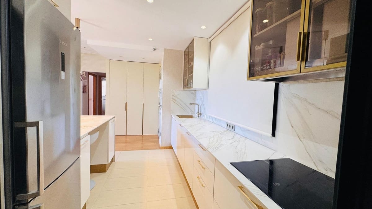 Apartamento de 2 habitaciones en New Golden Mile en venta con piscina garaje - 510.000 € (Ref: 9974149)