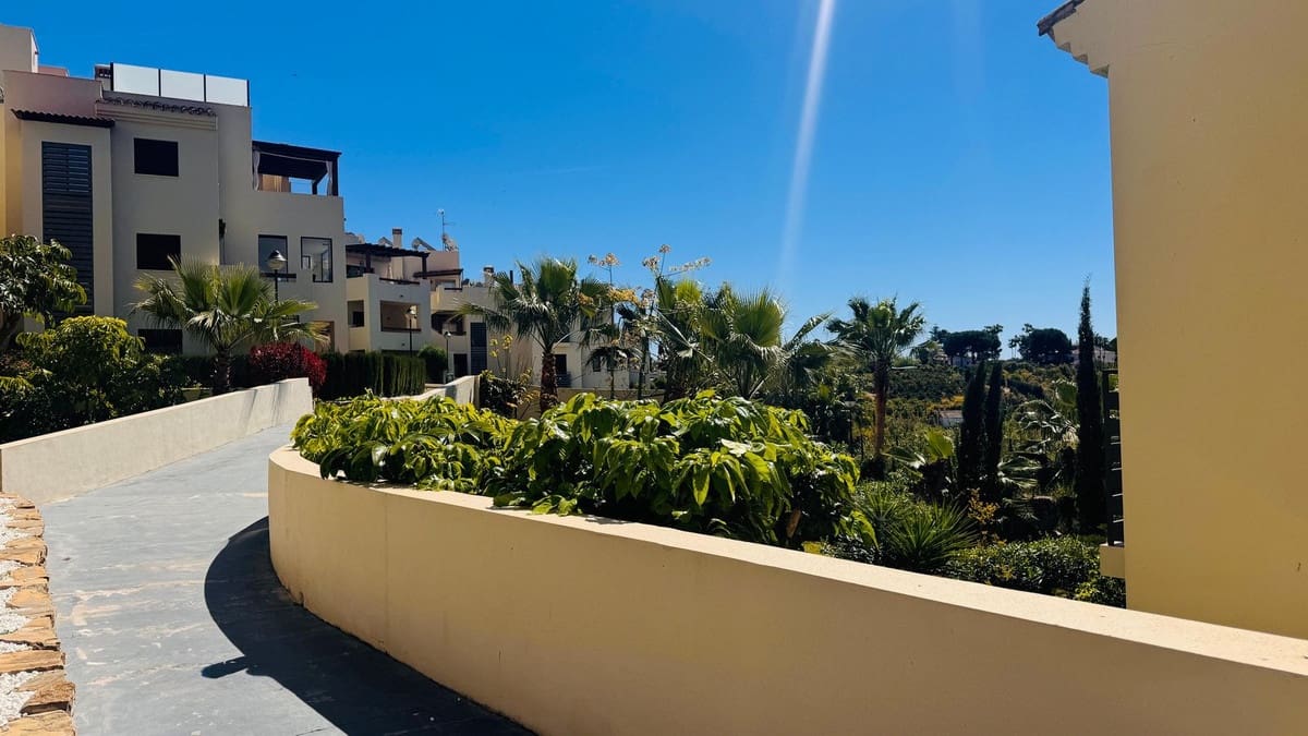 Apartamento de 2 habitaciones en New Golden Mile en venta con piscina garaje - 510.000 € (Ref: 9974149)