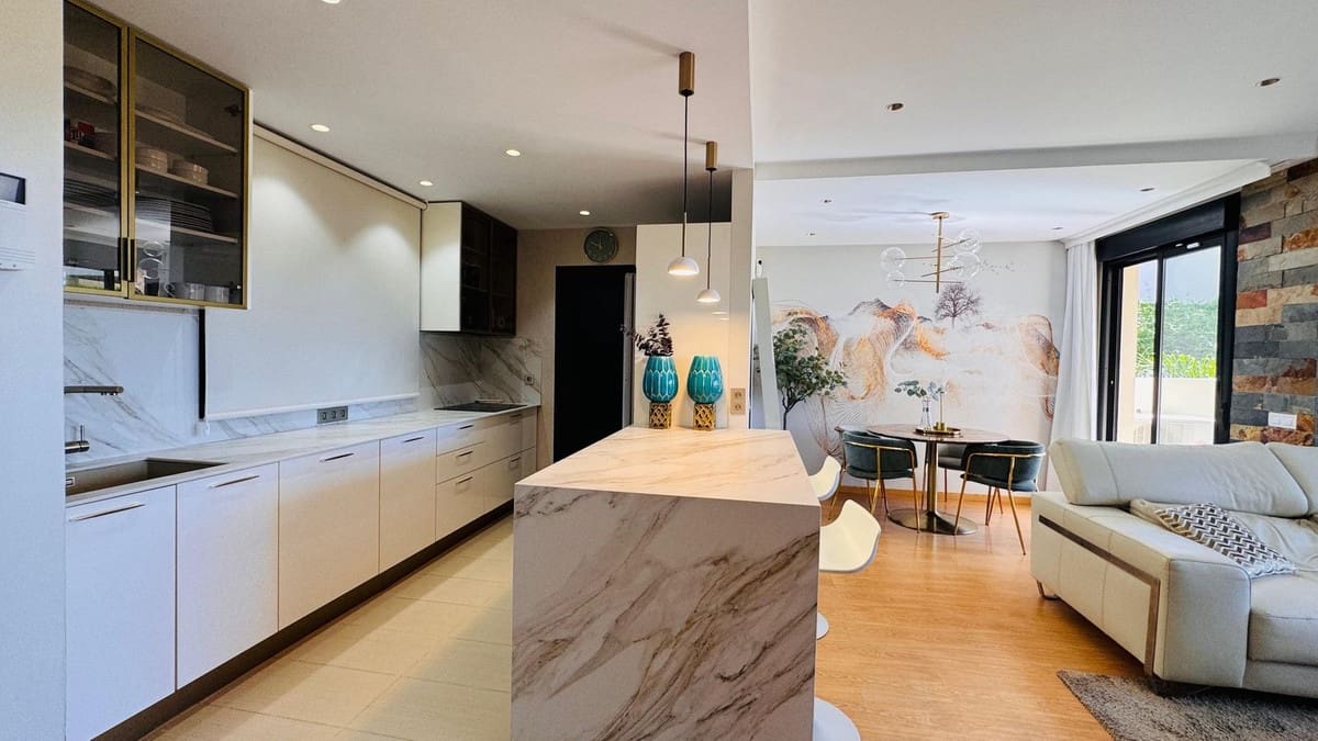 Apartamento de 2 habitaciones en New Golden Mile en venta con piscina garaje - 510.000 € (Ref: 9974149)