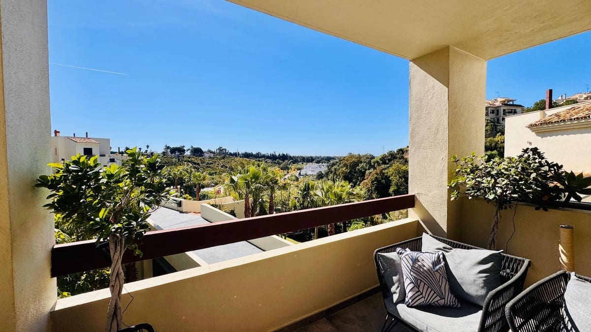 Apartamento de 2 habitaciones en New Golden Mile en venta con piscina garaje - 510.000 € (Ref: 9974149)