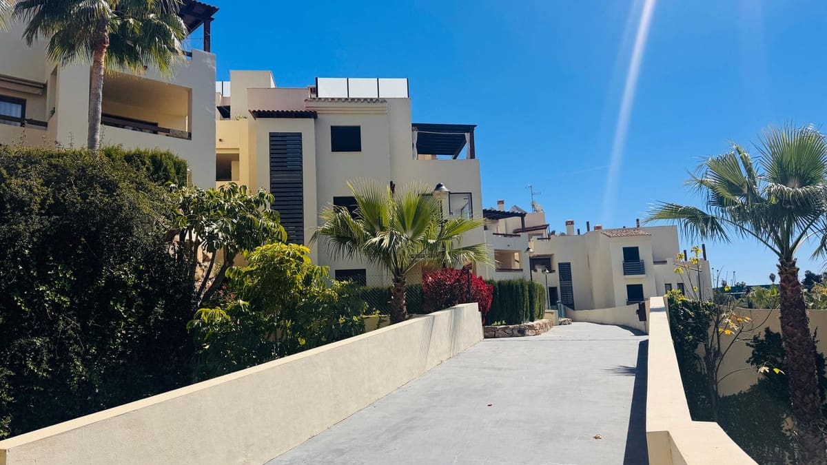 Apartamento de 2 habitaciones en New Golden Mile en venta con piscina garaje - 510.000 € (Ref: 9974149)