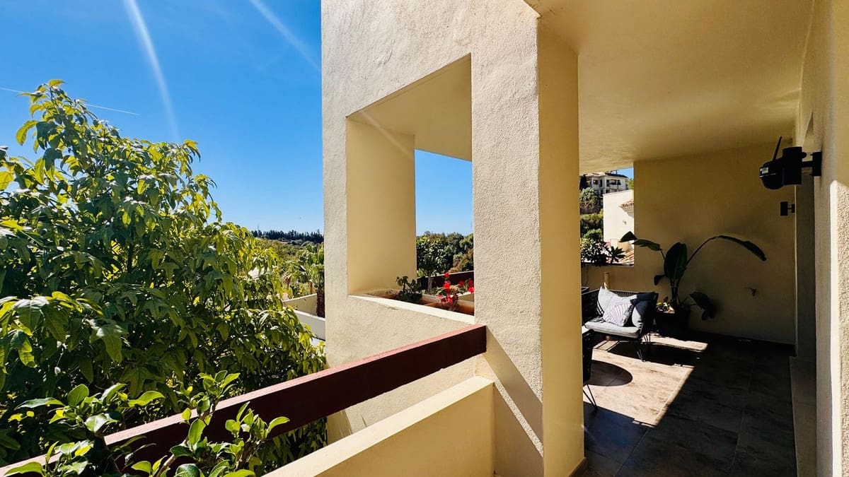 Apartamento de 2 habitaciones en New Golden Mile en venta con piscina garaje - 510.000 € (Ref: 9974149)