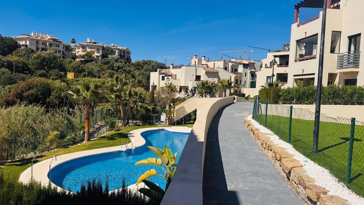 Apartamento de 2 habitaciones en New Golden Mile en venta con piscina garaje - 510.000 € (Ref: 9974149)
