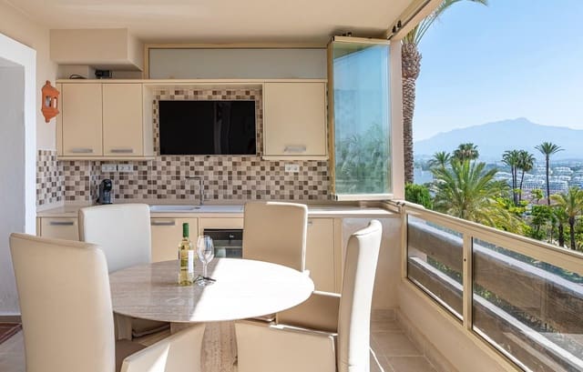 2 soverom Leilighet til salgs i El Paraiso, Estepona med svømmebasseng garasje - € 549 000 (Ref: 9974150)