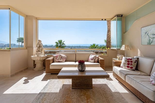 2 soverom Leilighet til salgs i El Paraiso, Estepona med svømmebasseng garasje - € 549 000 (Ref: 9974150)