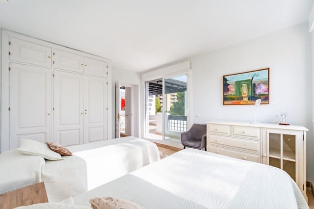 2 soverom Leilighet til salgs i Río Real, Marbella med svømmebasseng - € 530 000 (Ref: 9974151)