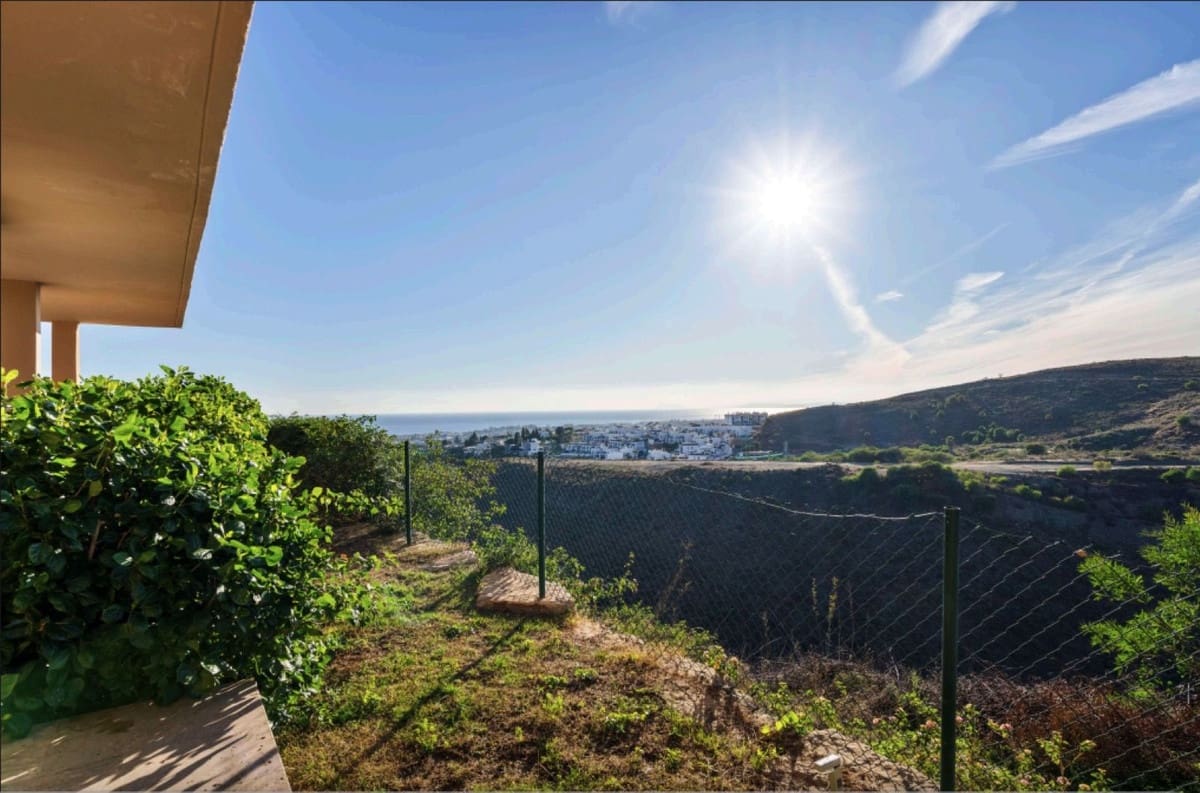 2 sovrum Lägenhet till salu i Benahavis med pool garage - 564 000 € (Ref: 9974152)