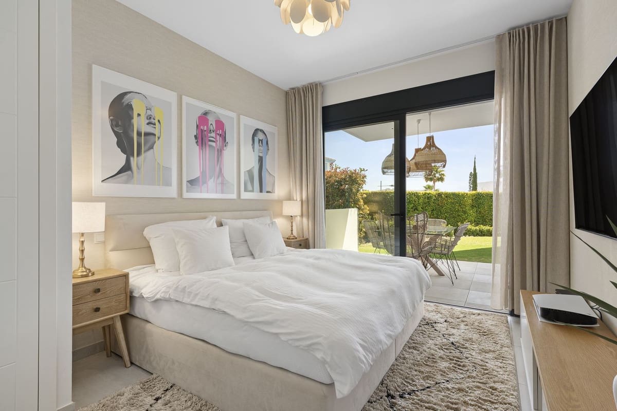 2 bedroom Apartment for sale in Benahavis with pool garage - € 565,000 (Ref: 9974153)