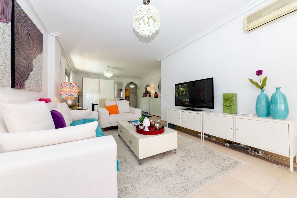 2 sypialnia Apartament na sprzedaż w Nueva Andalucia z basenem - 499 950 € (Ref: 9974157)