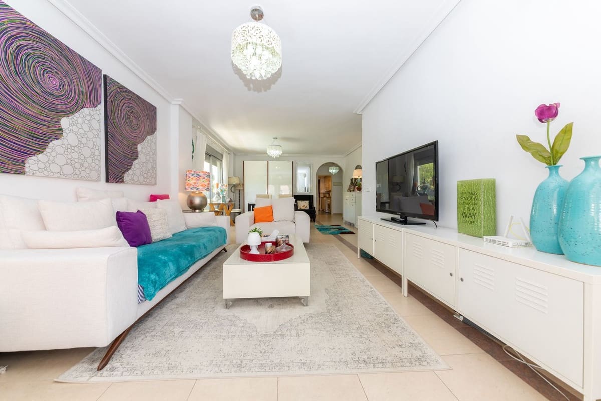 2 sypialnia Apartament na sprzedaż w Nueva Andalucia z basenem - 499 950 € (Ref: 9974157)
