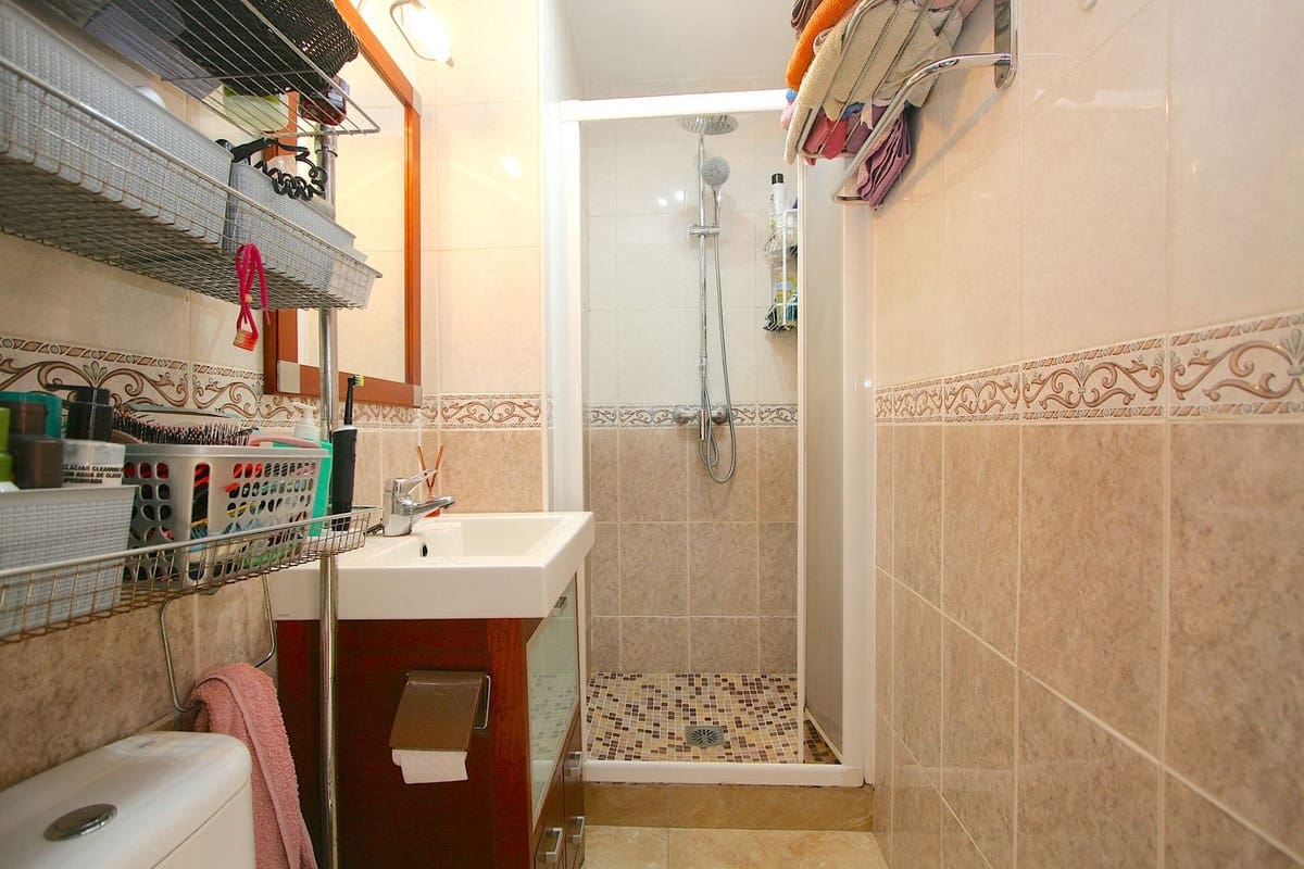2 bedroom Apartment for sale in Fuengirola with pool - € 495,000 (Ref: 9974160)