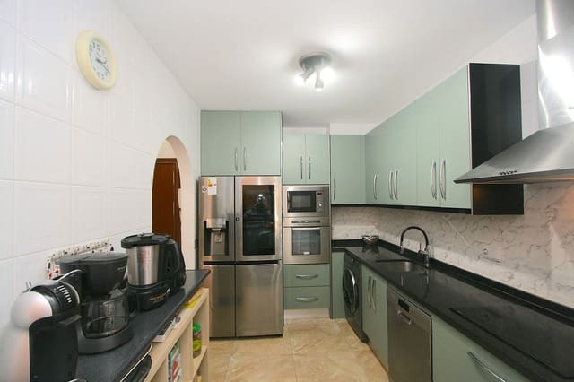 2 bedroom Apartment for sale in Fuengirola with pool - € 495,000 (Ref: 9974160)