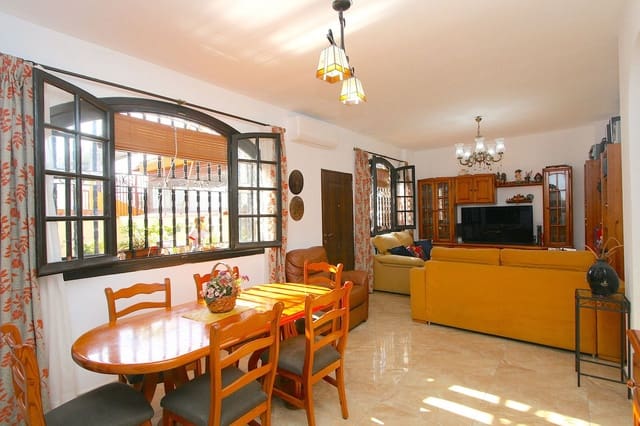 2 bedroom Apartment for sale in Fuengirola with pool - € 495,000 (Ref: 9974160)