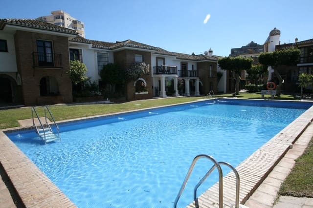 2 bedroom Apartment for sale in Fuengirola with pool - € 495,000 (Ref: 9974160)
