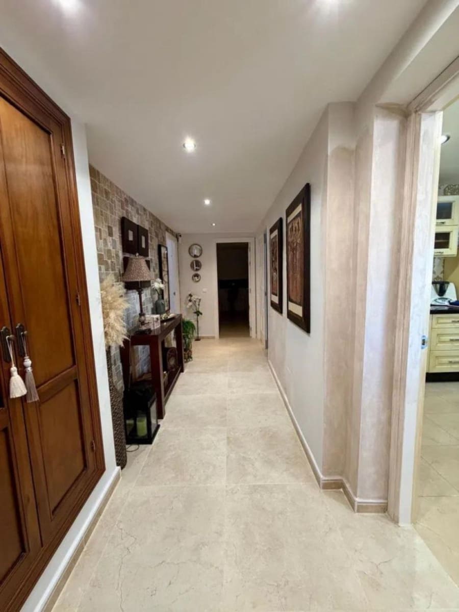 4 sovrum Lägenhet till salu i Estepona med garage - 515 000 € (Ref: 9974161)