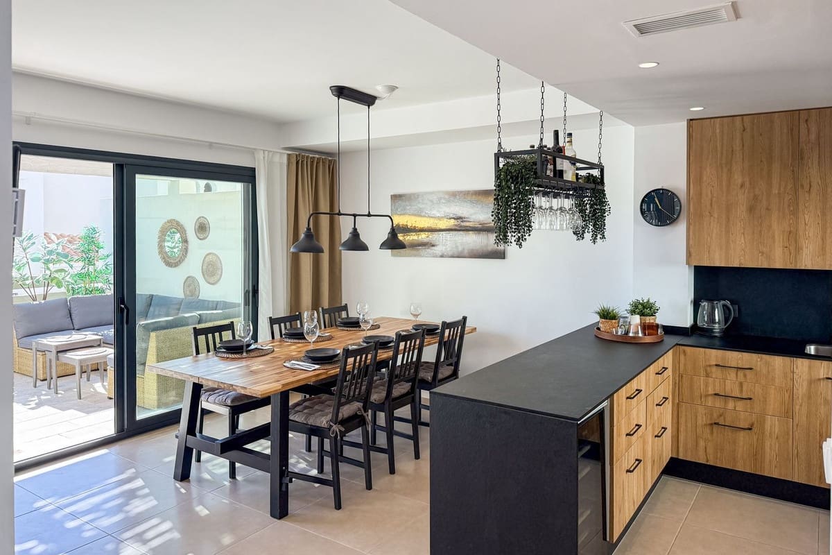 Casa de 3 habitaciones en El Paraiso en venta con piscina - 549.000 € (Ref: 9974162)