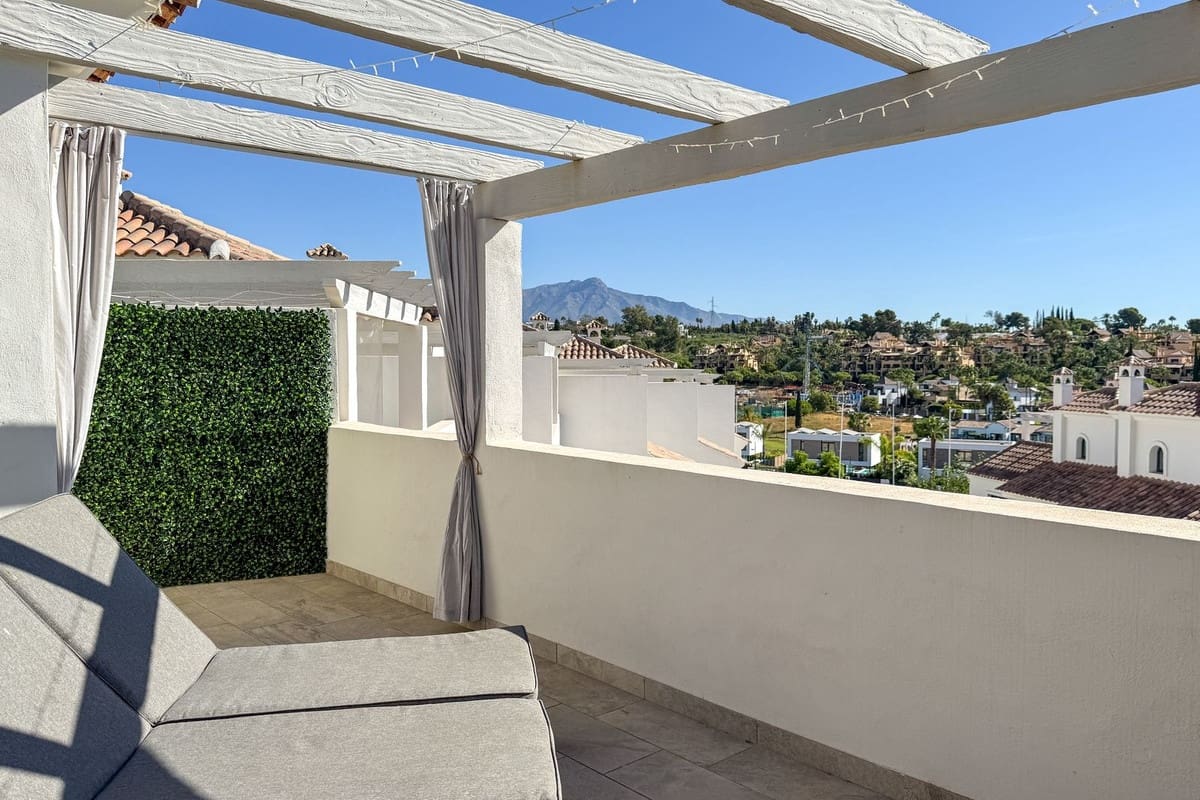Casa de 3 habitaciones en El Paraiso en venta con piscina - 549.000 € (Ref: 9974162)