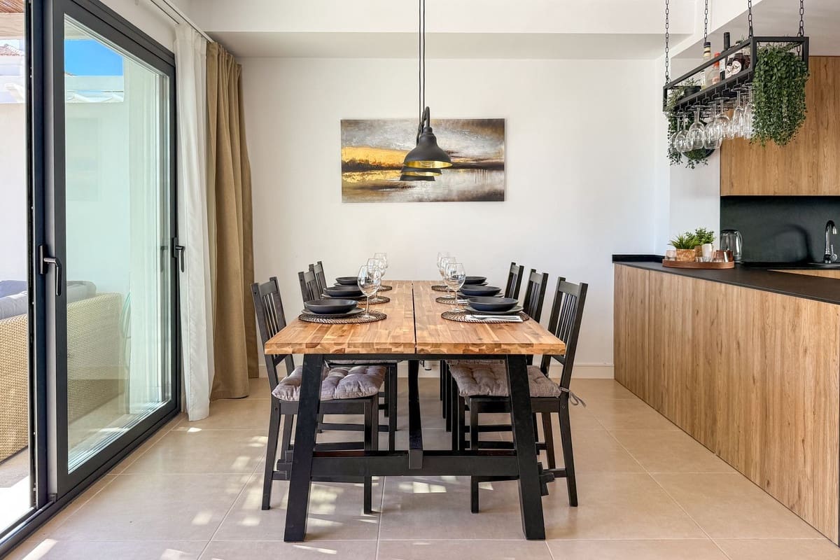 Casa de 3 habitaciones en El Paraiso en venta con piscina - 549.000 € (Ref: 9974162)