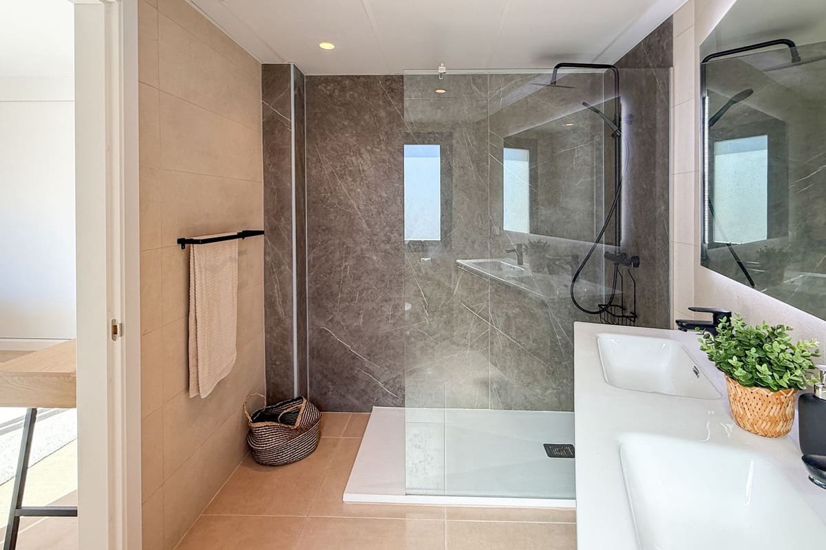 Casa de 3 habitaciones en El Paraiso en venta con piscina - 549.000 € (Ref: 9974162)