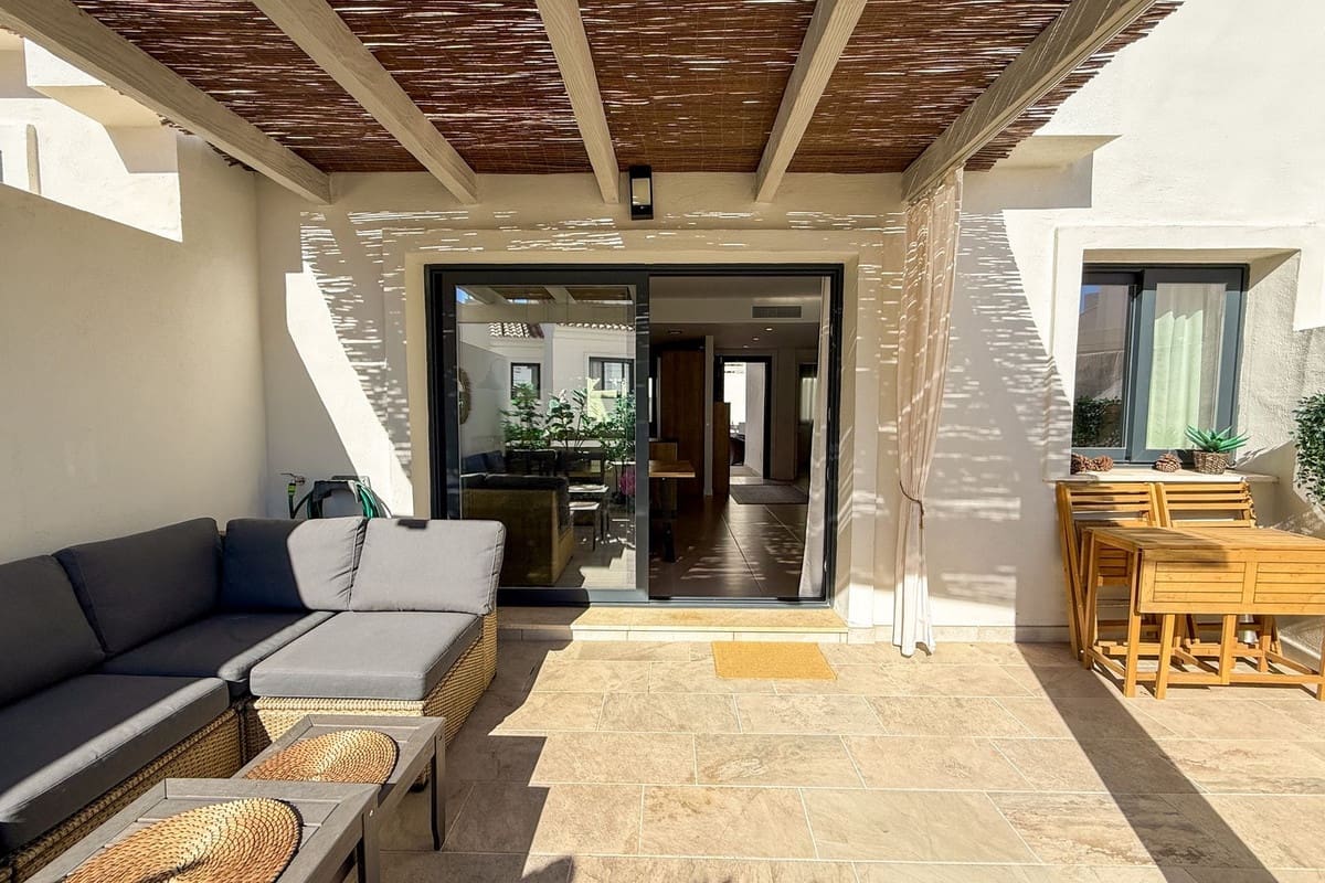 Casa de 3 habitaciones en El Paraiso en venta con piscina - 549.000 € (Ref: 9974162)