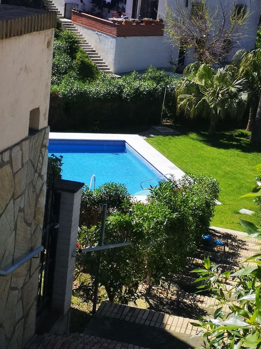 4 bedroom Villa for sale in Mijas Costa with pool - € 499,000 (Ref: 9974163)