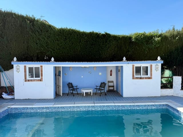 3 bedroom Villa for sale in Estepona with pool garage - € 549,000 (Ref: 9974166)