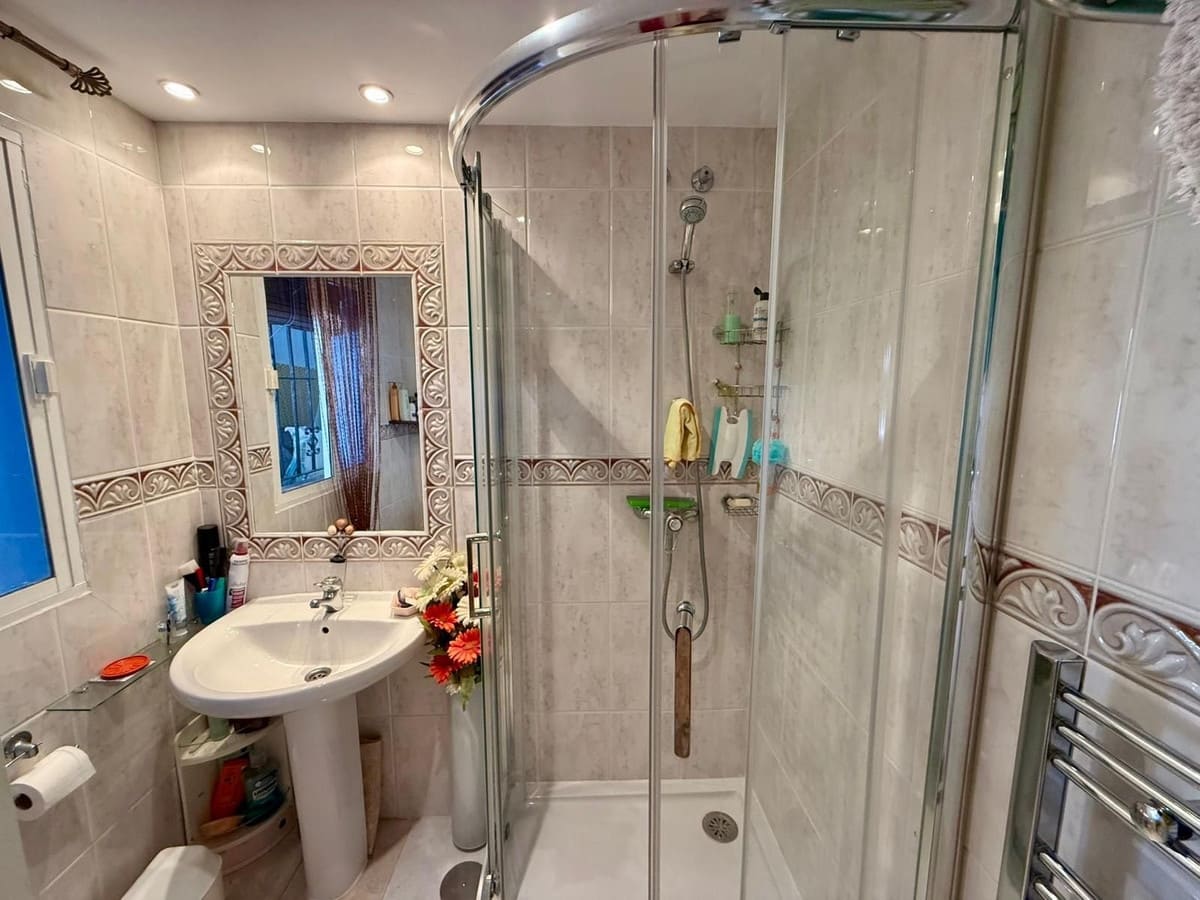 Chalet de 3 habitaciones en Estepona en venta con piscina garaje - 549.000 € (Ref: 9974166)