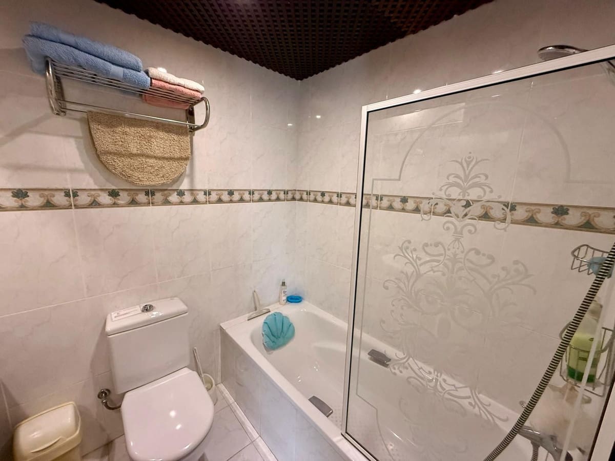 Chalet de 3 habitaciones en Estepona en venta con piscina garaje - 549.000 € (Ref: 9974166)