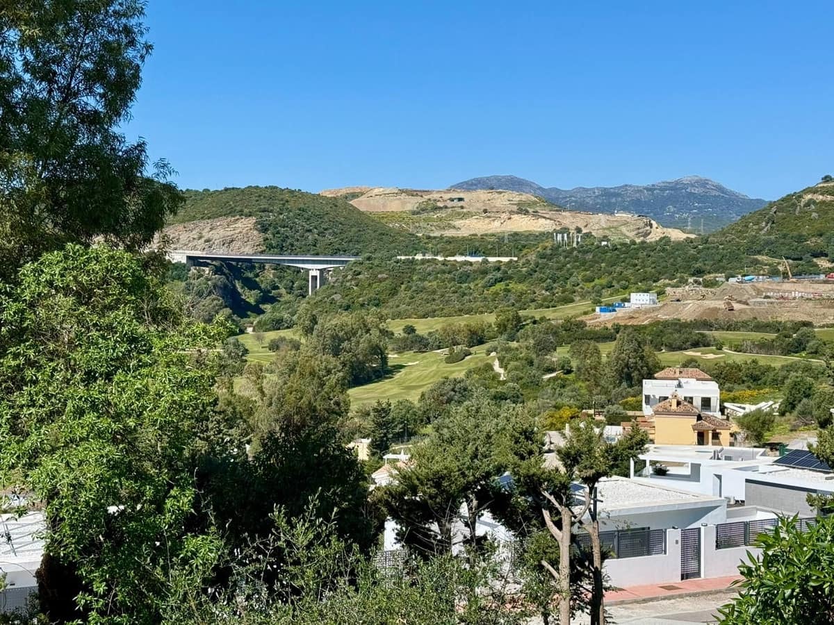 Chalet de 3 habitaciones en Estepona en venta con piscina garaje - 549.000 € (Ref: 9974166)
