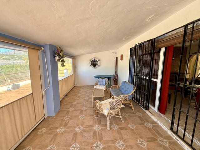 3 bedroom Villa for sale in Estepona with pool garage - € 549,000 (Ref: 9974166)