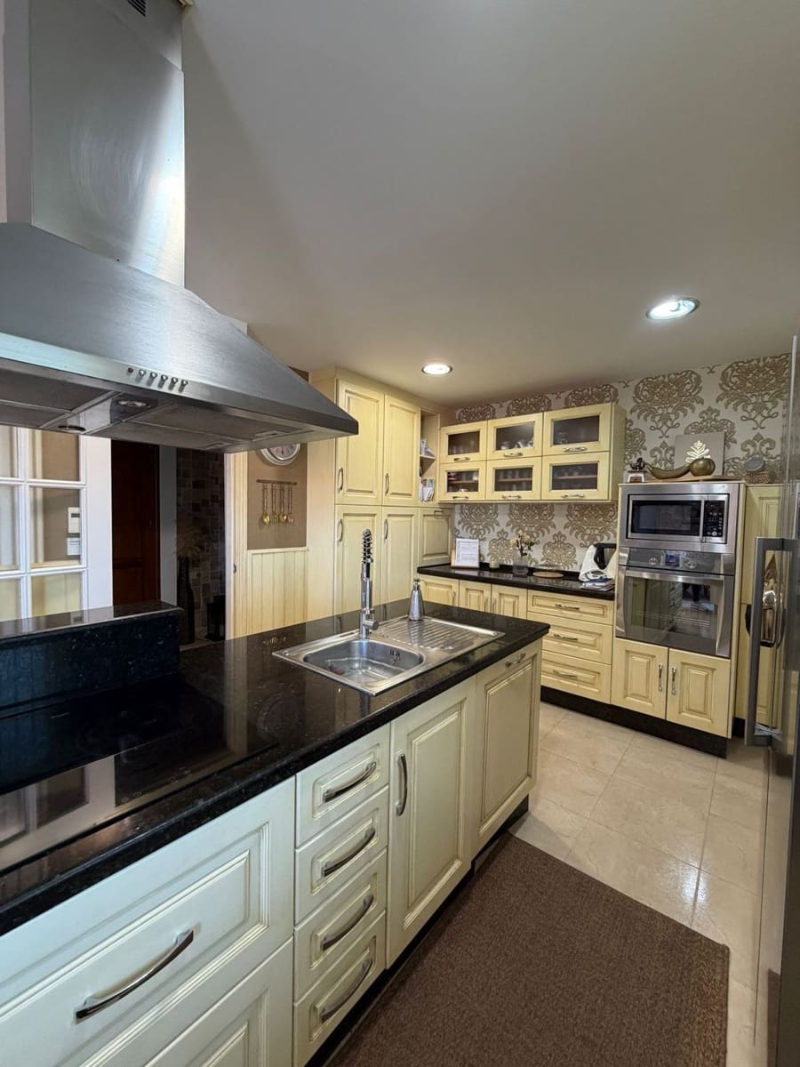 4 Zimmer Apartment zu verkaufen in Estepona mit Garage - 518.000 € (Ref: 9974168)