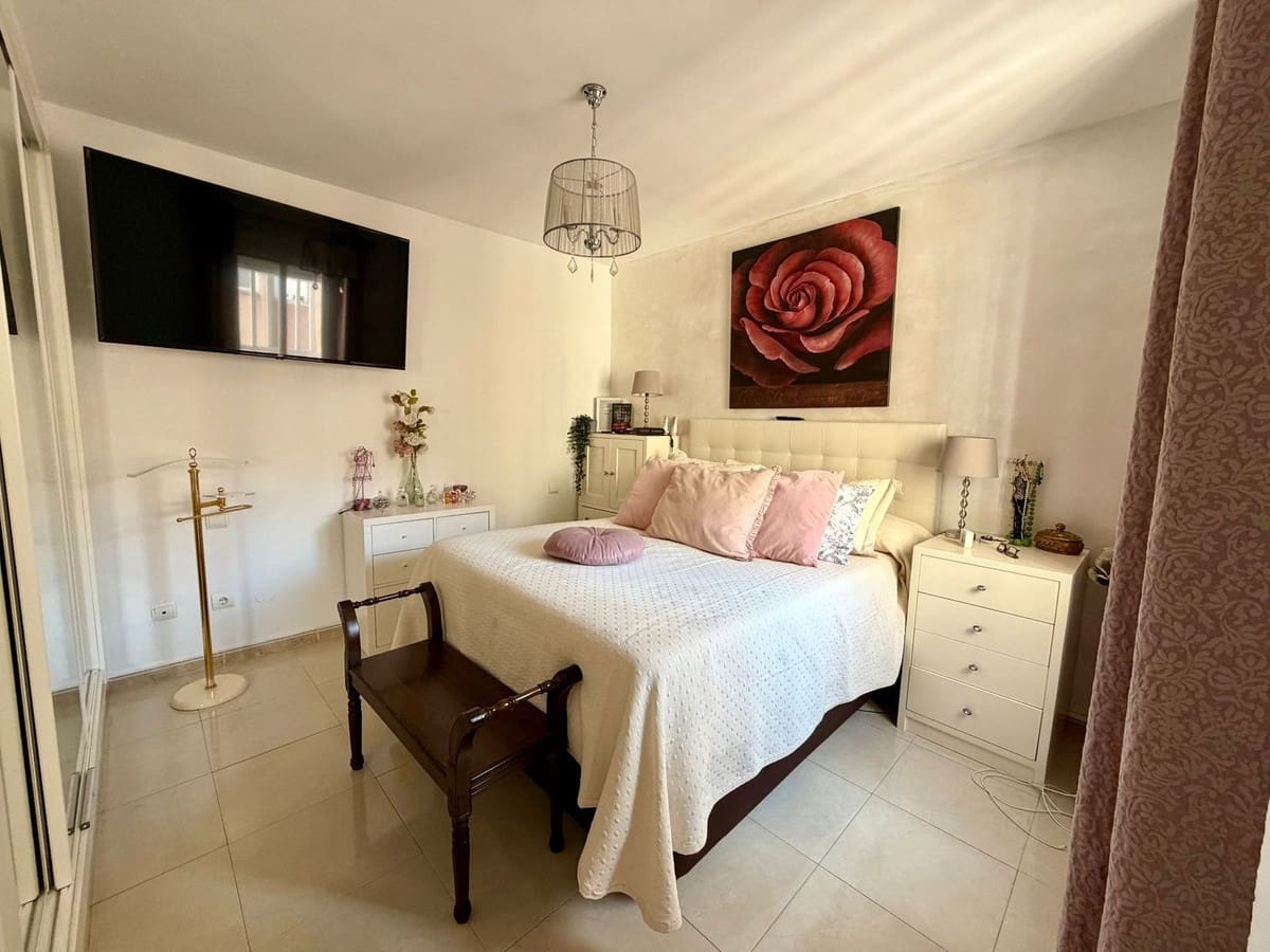 4 Zimmer Apartment zu verkaufen in Estepona mit Garage - 518.000 € (Ref: 9974168)