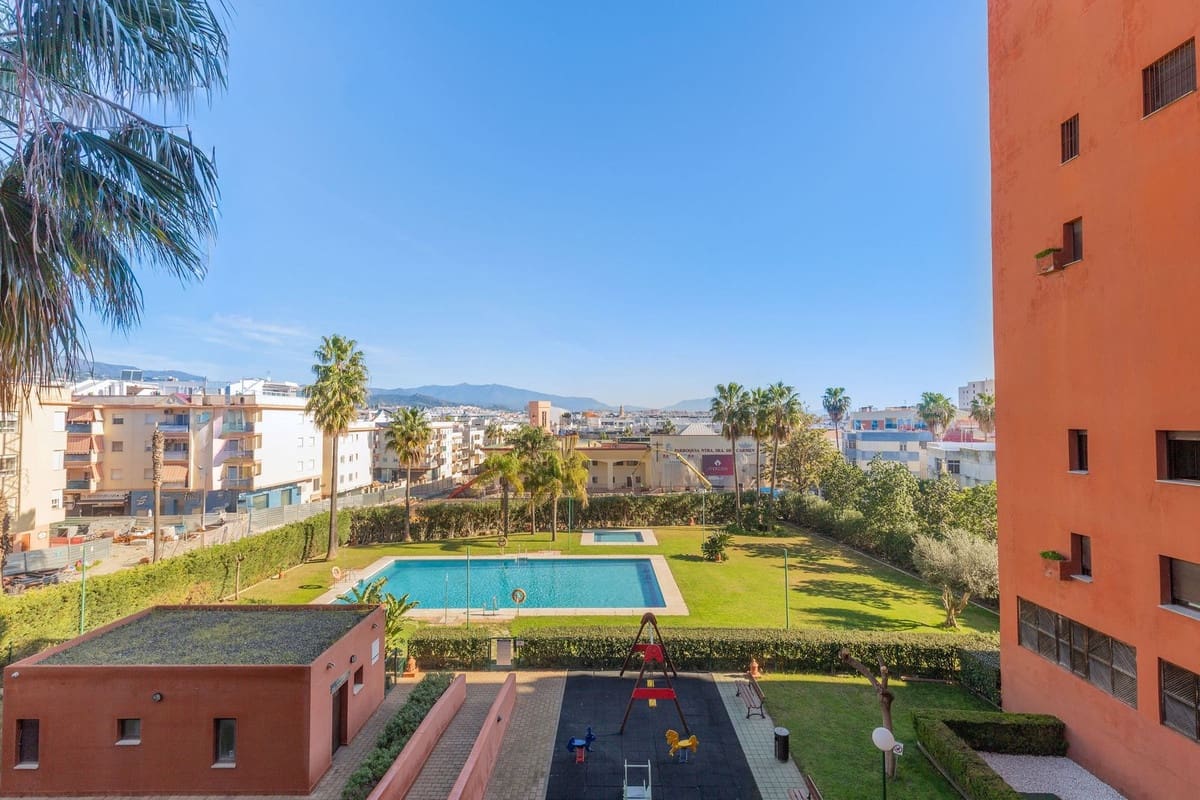 3 soveværelse Lejlighed til salg i Estepona med swimmingpool garage - € 497.000 (Ref: 9974171)