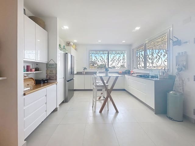 5 Zimmer Villa zu verkaufen in Alhaurín el Grande mit Pool - 545.000 € (Ref: 9974172)