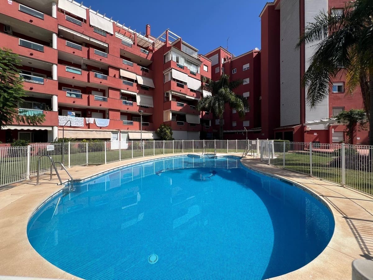 4 soveværelse Lejlighed til salg i Benalmadena Costa med swimmingpool garage - € 499.000 (Ref: 9974173)