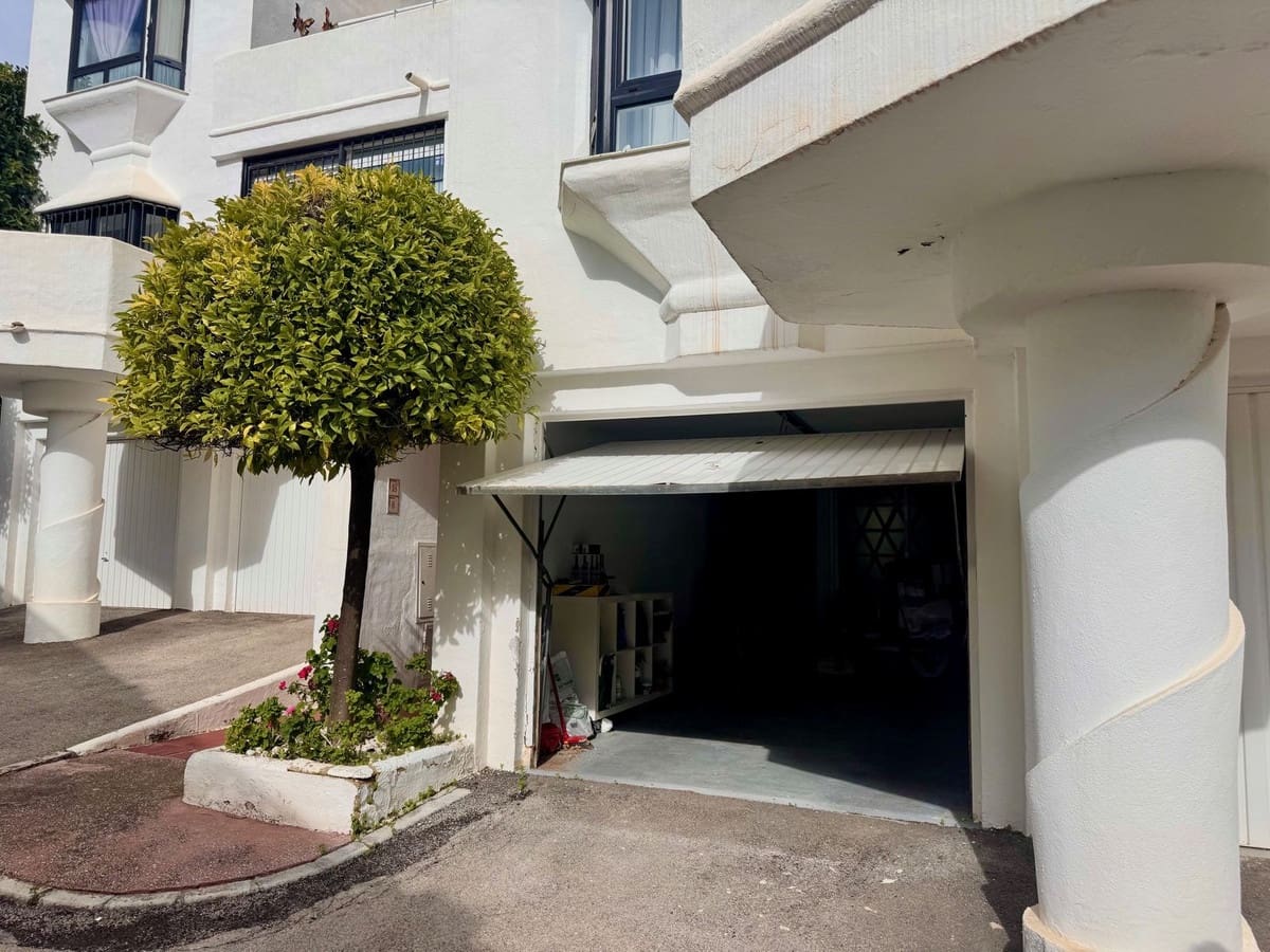 2 soveværelse Lejlighed til salg i Calahonda med swimmingpool garage - € 415.000 (Ref: 9974176)