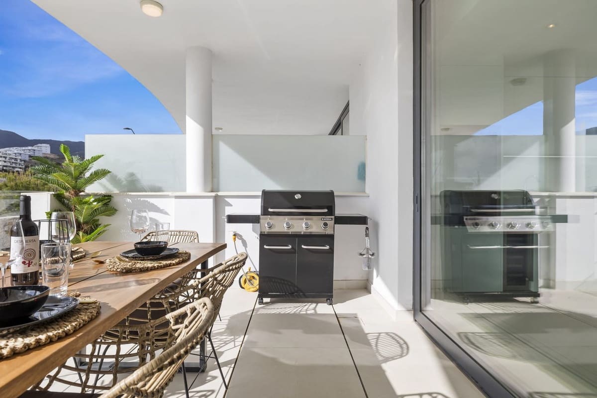 2 soverom Leilighet til salgs i Benalmadena med svømmebasseng garasje - € 530 000 (Ref: 9974178)
