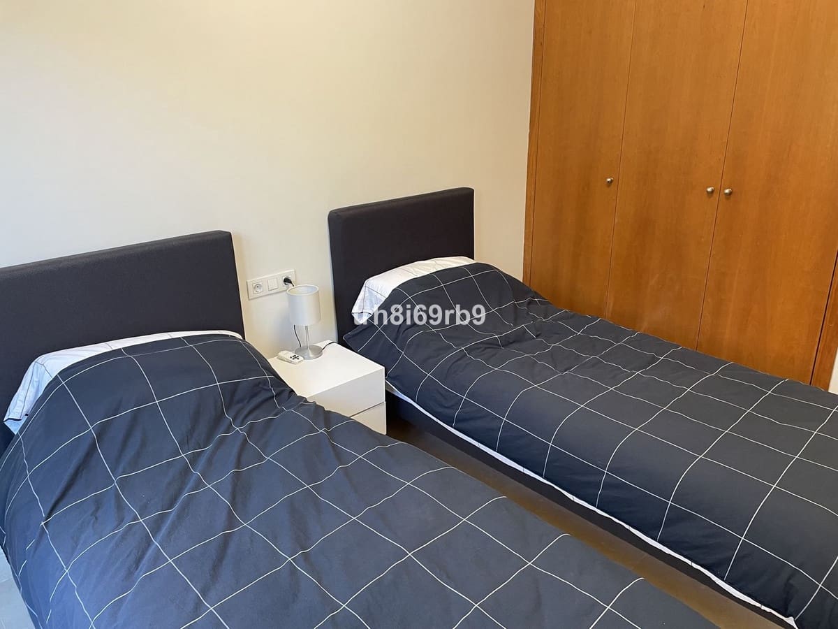 3 soveværelse Semi-Rækkehus til salg i Estepona med swimmingpool - € 550.000 (Ref: 9974188)
