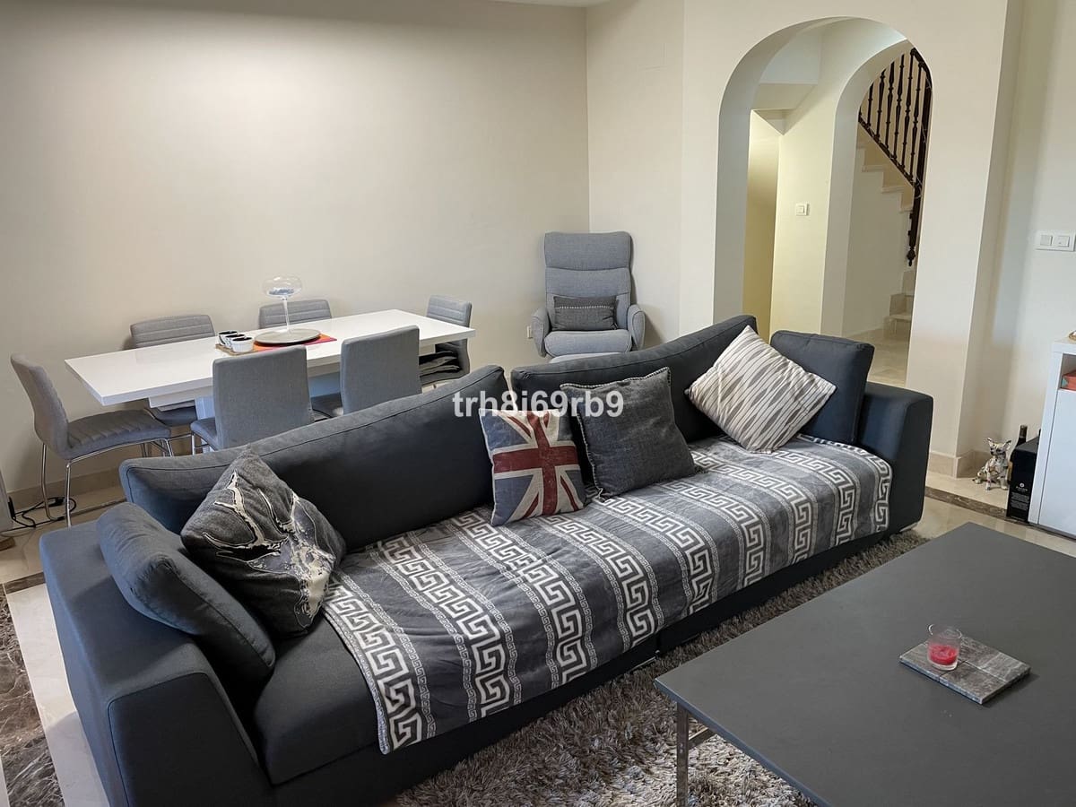 3 soveværelse Semi-Rækkehus til salg i Estepona med swimmingpool - € 550.000 (Ref: 9974188)