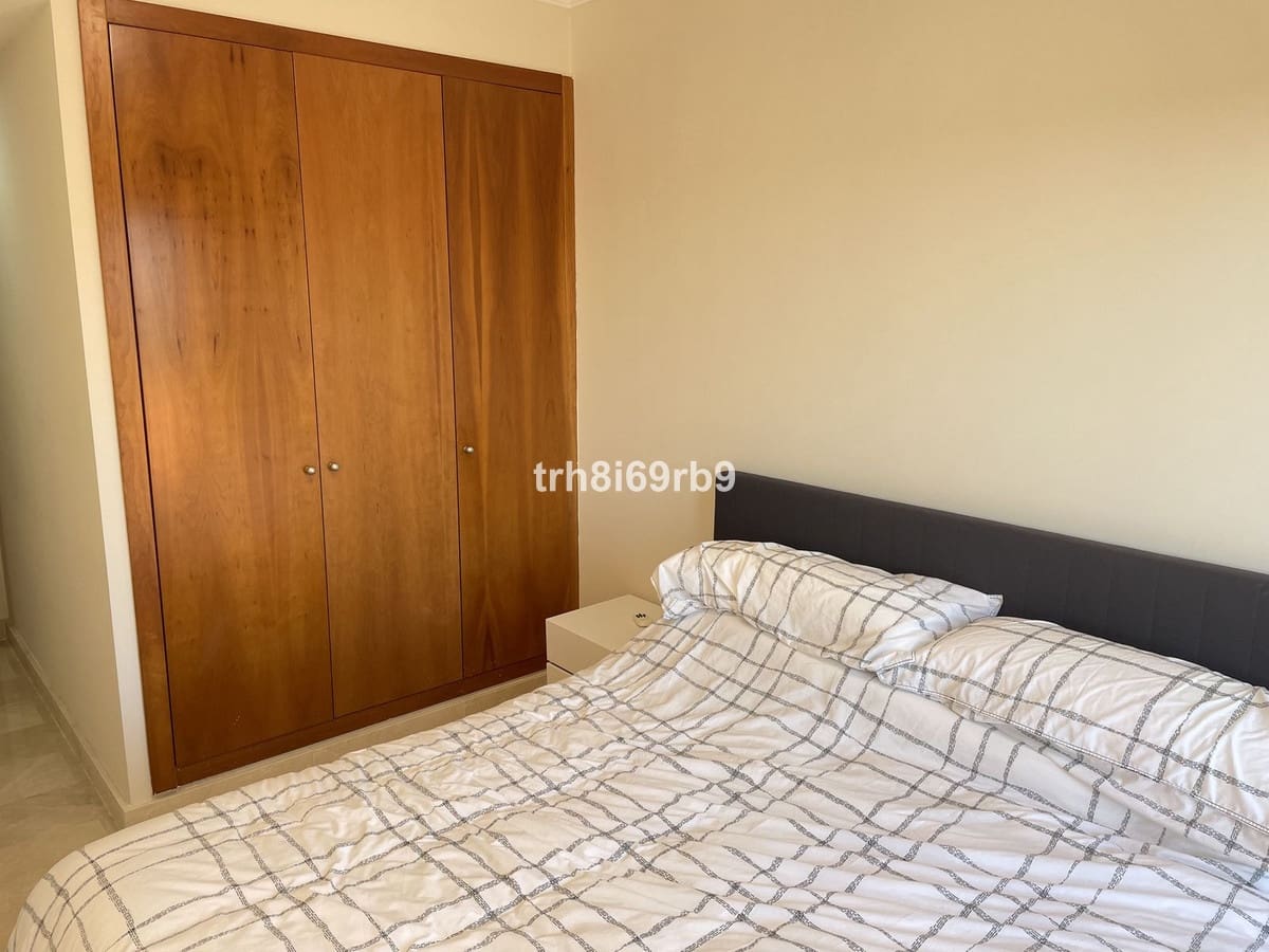 3 soveværelse Semi-Rækkehus til salg i Estepona med swimmingpool - € 550.000 (Ref: 9974188)