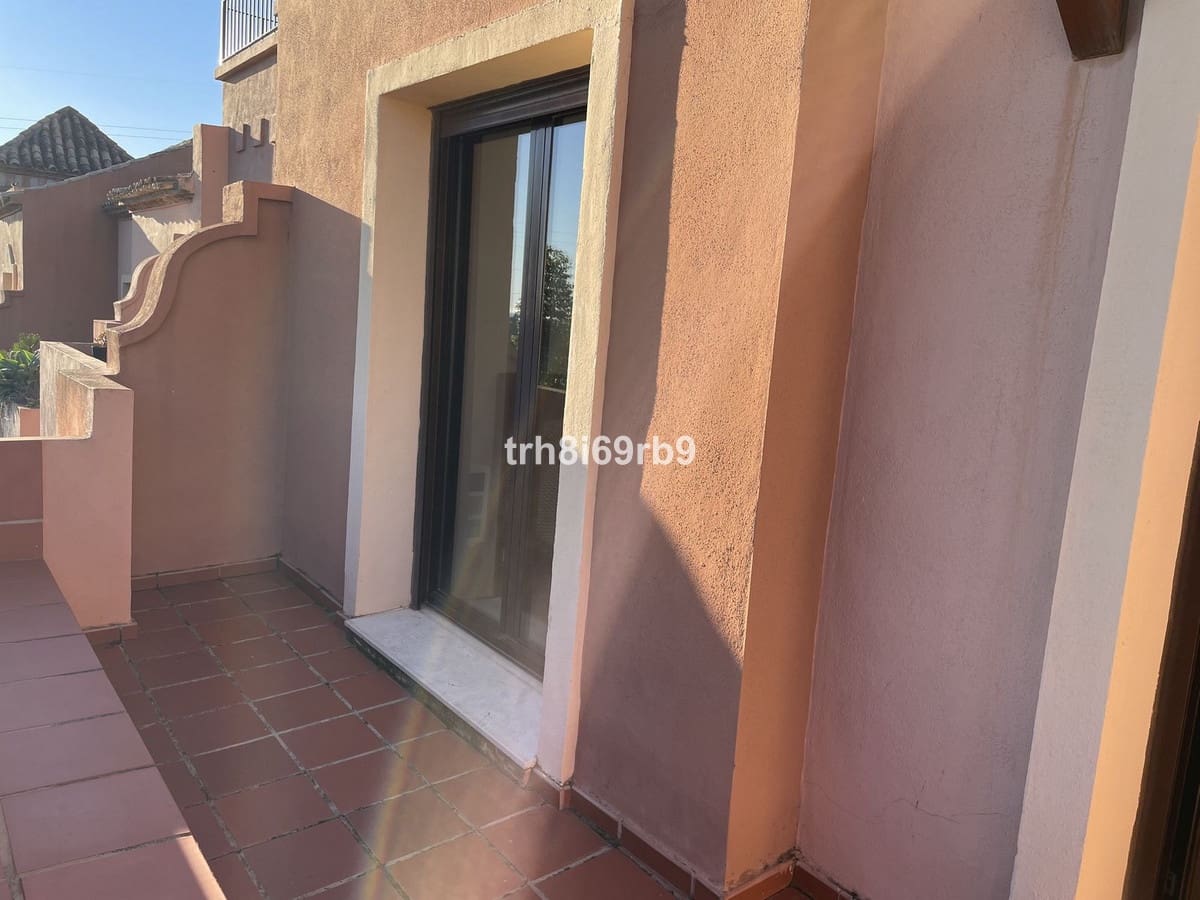 3 soveværelse Semi-Rækkehus til salg i Estepona med swimmingpool - € 550.000 (Ref: 9974188)