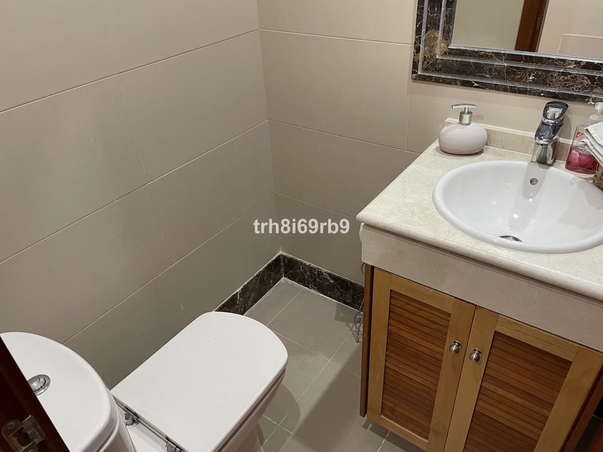 3 soveværelse Semi-Rækkehus til salg i Estepona med swimmingpool - € 550.000 (Ref: 9974188)