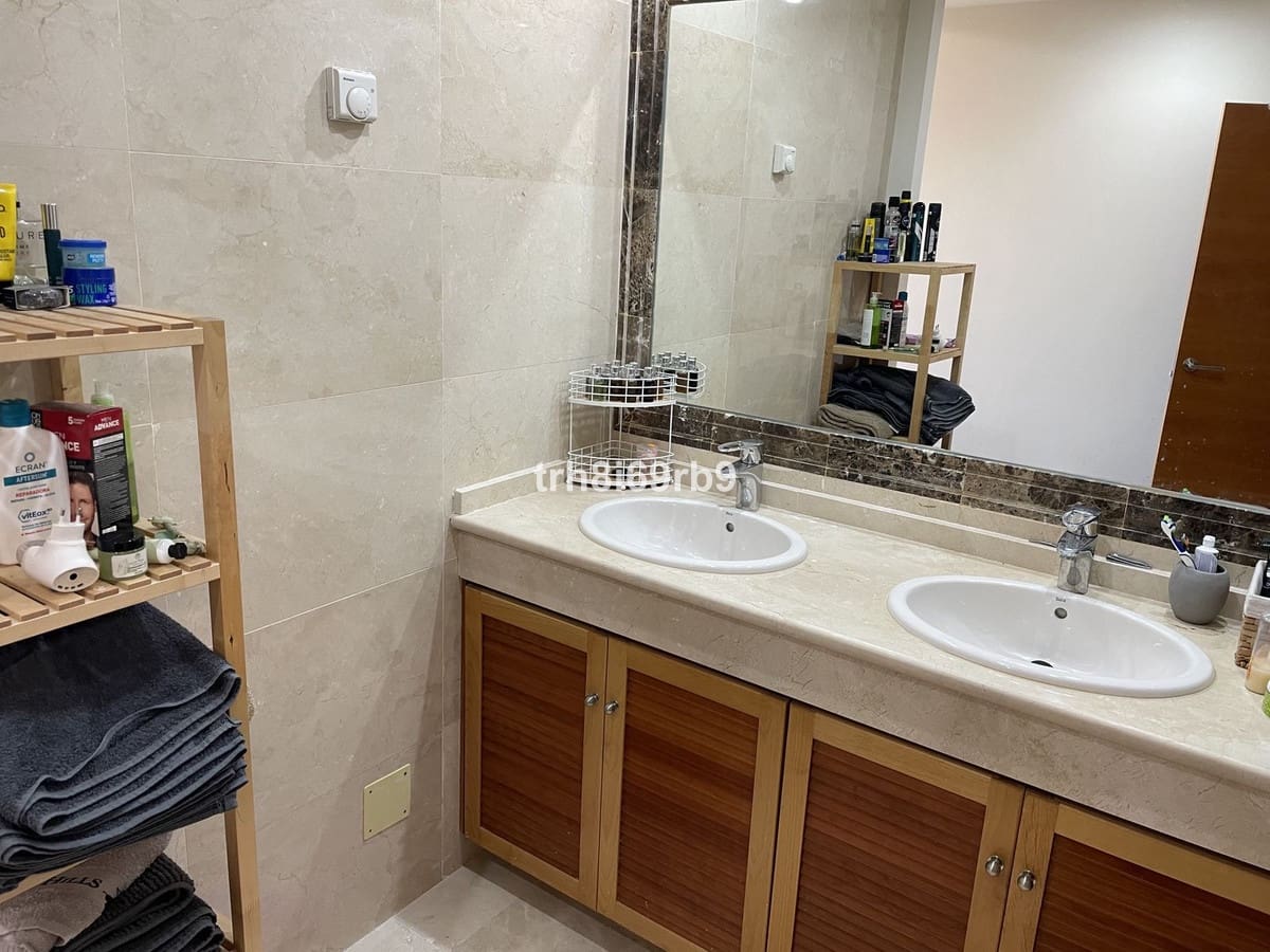 3 soveværelse Semi-Rækkehus til salg i Estepona med swimmingpool - € 550.000 (Ref: 9974188)